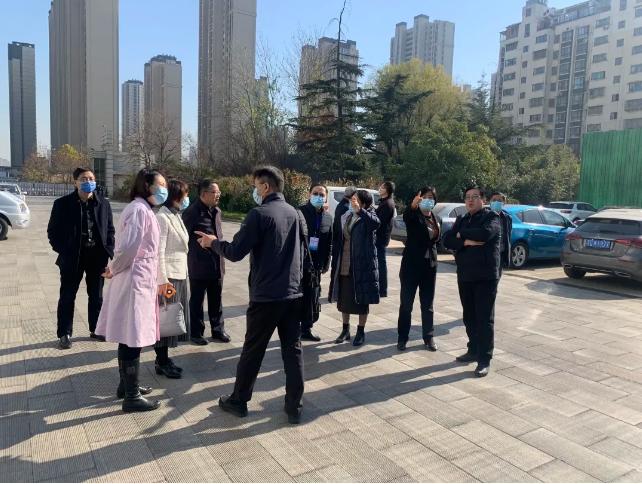 副市长李燕现场调研徐州市疾控中心大规模核酸检测基地建设工作